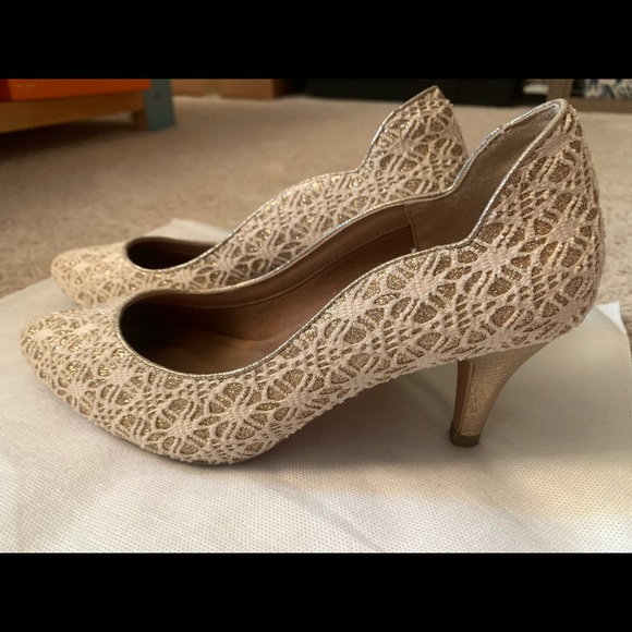 Women lace heel - Picture 2 of 3
